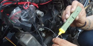 Cara Mencari Kerusakan Sistem Kelistrikan Motor Electronic tester mampu mendeteksi kerusakan internal kabel, kondisi socket dan performa busi (Teguh Jiwa Brata / JawaPos.com)