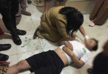 Dicerai Isteri, Suami Gantung Diri Petugas memeriksa Robinson, 34, yang tewas gantung diri di kediamannya Jl Gunung Besi RT 49 RW 08 Kelurahan Sedau, Kecamatan Singkawang Selatan, Senin (26/3) SUHENDRA RK