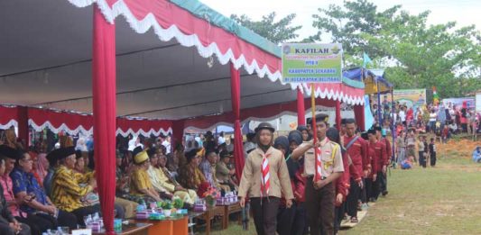 Semarak Pembukaan MTQ V Kabupaten Sekadau 2018 Defile kafilah dari Kecamatan Belitang Hilir.