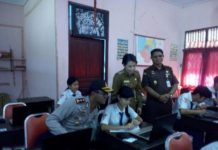 Walikota dan Forkumpinda Pantau USBN Walikota Singkawang, Tjhai Cui Mie dan Forkumpinda Singkawang pantau pelaksanaan USBN di SMK Negeri 3 Singkawang, Senin (19/3) SUHENDRA RK