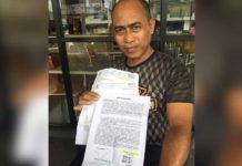 TIPPI Kalbar Minta Kejari Serius Tangani Narapidana yang Kabur TUNJUKKAN BUKTI- Arpan, Ketua TIPPI Kalbar menunjukan surat kuasa yang ditandatangani oleh Prastyo Gow alias Asong pada 24 Februari 2018. Lembaran surat kuasa khusus ini ditunjukkan Arpan, beberapa waktu lalu--Achmad Mundzirin/RK