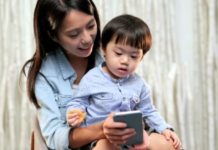 Gadget Milik Orang Tua Bisa Jadi Pemicu Anak Kecanduan Pornografi