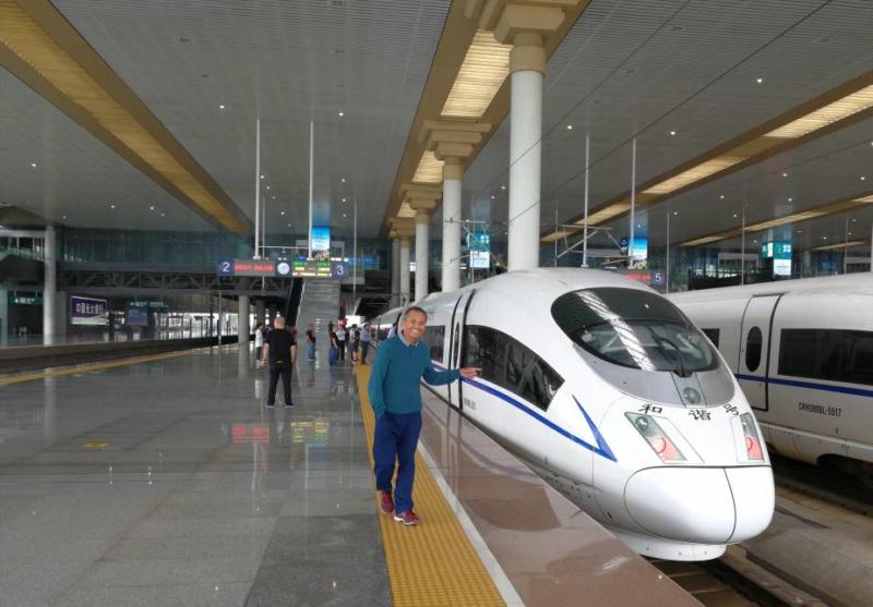 KERETA CEPAT. Dahlan Iskan mencoba kereta cepat di Beijing beberapa waktu lalu. Admin disway.id for Rakyat Kalbar