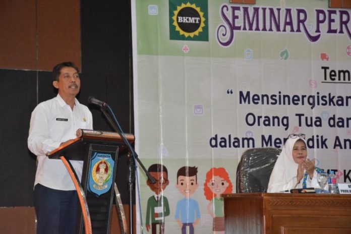 Sambutan. Pj Sekda Kubu Raya, H Odang Prasetyo memberikan sambutan dalam kegiatan Seminar BKMT, Rabu (18/4). Humas for Rakyat Kalbar