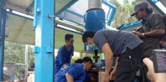 Lapas Masih Jadi Pusat Pengendalian Narkoba BAKAR SABU. Tiga tersangka memasukan sabu ke dalam insinerator untuk dimusnahkan di halaman kantor BNNP Kalbar Jalan Parit H. Husin II, Pontianak, Kamis siang (19/4). Ambrosius Junius-RK