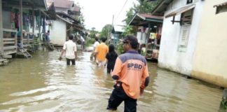 Puluhan Rumah Terendam TERENDAM. Banjir merendam sejumlah daerah di Kecamatan Nanga Mahap dan Sekadau Hulu Kabupaten Sekadau, Senin (16/4). BPBD-PK Sekadau for Rakyat Kalbar
