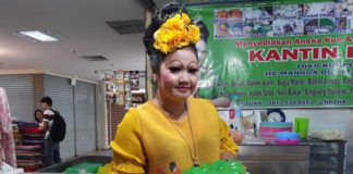 Asal Sungai Kakap, Merantau sejak 1997, Kerap Bagi-bagi Sisa Dagangan