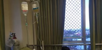 Divonis Leukimia Diusia Belia, Jalani Kemoterapi di Yogyakarta PERAWATAN. Audrey Danesha Pangabean alias Audy berada di kasur perawatan RS dr. Sardjito Yogyakarta menjalani kemoterapi, Rabu (18/4). Emy Fitrianty for RK