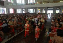 Tradisi Bagi Telur Simbol Kehidupan Pertobatan