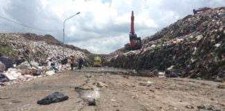 Pascapemblokiran Jalan Menuju TPA Batu Layang