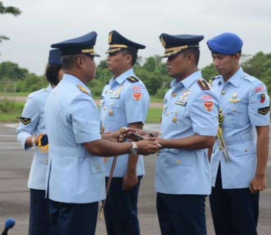 Keberadaan Skadron Udara 1 Sangat Strategis SERTIJAB. Marsekal Pertama (Marsma) TNI Minggit Tribowo memimpin Sertijab Danskadud Wing Udara 7 Lanud Supadio di Apron Lanud Supadio, Rabu (25/4). Penerangan Lanud Supadio for RK
