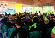 Tokoh Masyarakat Sekayam: Sutarmidji-Ria Norsan Layak Pimpin Kalbar Calon Gubernur Kalbar nomor urut tiga Sutarmidji di Kecamatan Sekayam (Kang Enchus for Equator)