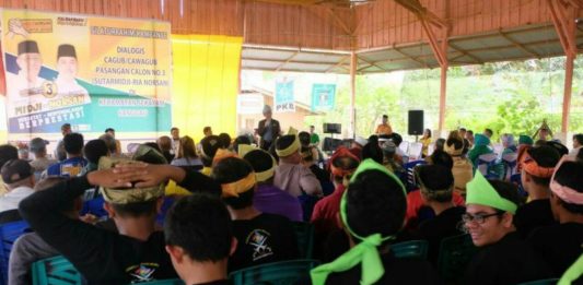 Tokoh Masyarakat Sekayam: Sutarmidji-Ria Norsan Layak Pimpin Kalbar Calon Gubernur Kalbar nomor urut tiga Sutarmidji di Kecamatan Sekayam (Kang Enchus for Equator)