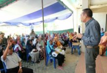 Awang Ishak: Kita harus Kompak Menangkan Midji-Norsan di Singkawang Suasana silaturahim masyarakat Singkawang bersama Midji-Norsan. (Kang Enchus for Equator).