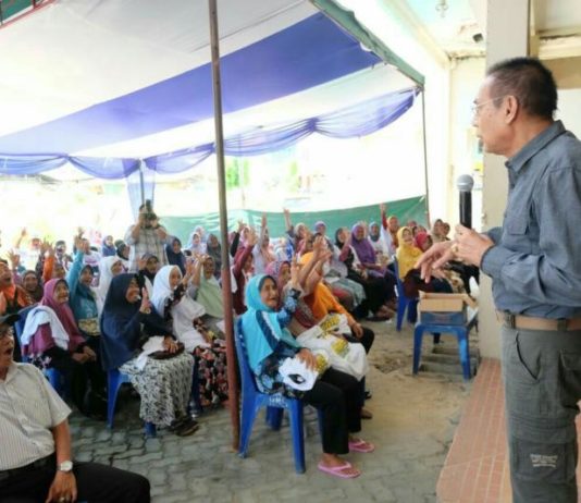 Awang Ishak: Kita harus Kompak Menangkan Midji-Norsan di Singkawang Suasana silaturahim masyarakat Singkawang bersama Midji-Norsan. (Kang Enchus for Equator).