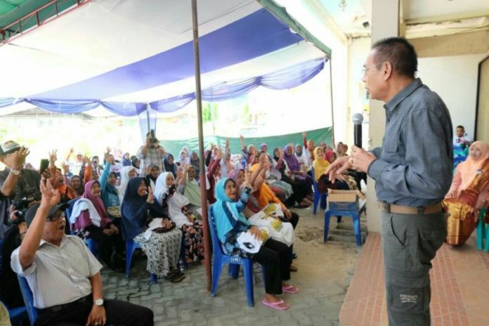 Suasana silaturahim masyarakat Singkawang bersama Midji-Norsan. (Kang Enchus for Equator).