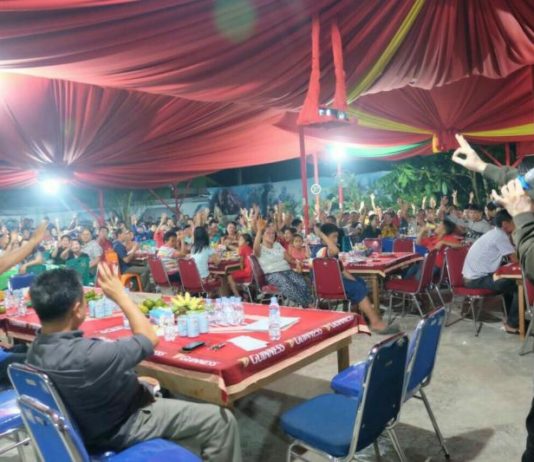 Sutarmidji Hadir Bersama Masyarakat Tionghoa Singkawang. Ini yang Dikatakannya Calon Gubernur Kalbar nomor urut tiga Sutarmidji bersama masyarakat Tionghoa se-Kota Singkawang. (Kang Enchus for Equator).