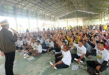 Sutarmidji: Mari Kita Kembalikan Marwah Sambas Antusias masyarakat Kecamatan Selakau Kabupaten Sambas saat menghadiri dialogis Calon Gubernur Kalbar nomor urut tiga Sutarmidji. (Kang Enchus for Equator).