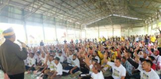 Sutarmidji: Mari Kita Kembalikan Marwah Sambas Antusias masyarakat Kecamatan Selakau Kabupaten Sambas saat menghadiri dialogis Calon Gubernur Kalbar nomor urut tiga Sutarmidji. (Kang Enchus for Equator).