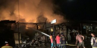 Sembilan Ruko di Singkawang Terbakar Sebanyak sembilan ruko terbakar di Jl Raya Pajintan Singkawang Timur, Selasa (3/4) malam sekitar pukul 21.30 malam