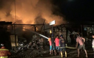 Sembilan Ruko di Singkawang Terbakar Sebanyak sembilan ruko terbakar di Jl Raya Pajintan Singkawang Timur, Selasa (3/4) malam sekitar pukul 21.30 malam
