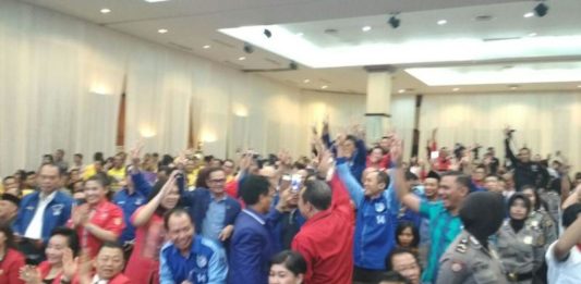 Ikuti Debat Paslon Pilgub, Ini Aturannya Tim Pendukung ketika menyanyikan yel-yel masing-masing. Rizka Nanda