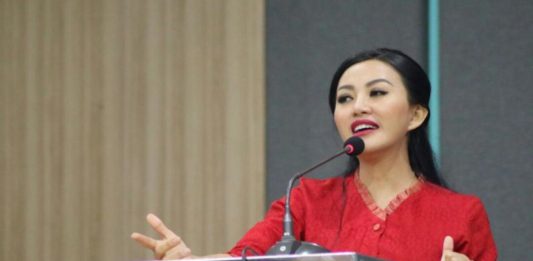 Buat Kalbar Hebat, Karolin Siap Tingkatkan Alokasi Dana Desa