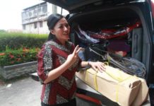 Ini Dia Barang Bawaan Karolin Selama Kampanye