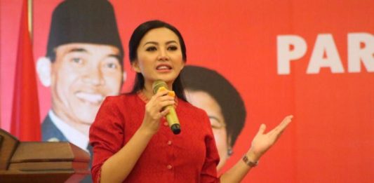 Karolin Gelar Ruwatan Anaknya