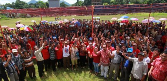 Masyarakat Adat Putussibau Utara Deklarasikan Dukung Karolin-Gidot