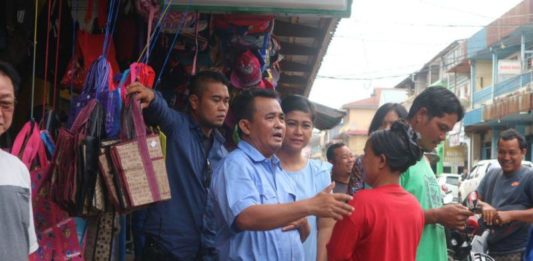 Karolin-Gidot Siapkan Modal Usaha untuk PKL