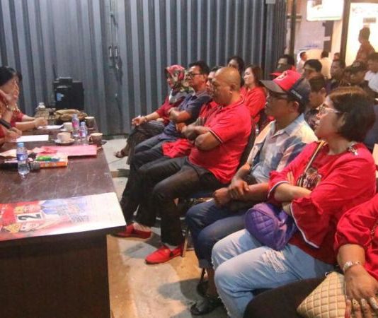 Jumpa Karolin, Warga Pontianak Kota Keluhkan Tiang Listrik di Tengah Jalan