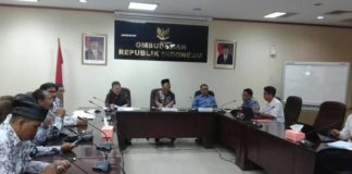 Bahas Masalah Tunjangan Guru Daerah Terpencil Pertemuan. Wakil Bupati Kubu Raya, Hermanus didampingi Kepala Dinas Pendidikan Kubu Raya, Frans Randus serta perwakilan dari PGRI Kubu Raya melakukan pertemuan bersama Ombudsman RI, Rabu pekan lalu. Humas for Rakyat Kalbar