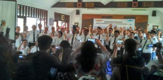 Tax Amnesty dan Kasus di Australia Bikin Garuda Merugi WAKTUNYA BERBENAH. Asosiasi Pilot Garuda (APG) melakukan jumpa pers, awal bulan ini. Mereka mengancam akan melakukan mogok, kalau manajemen PT Garuda Indonesia (Persero) Tbk. tidak segera berbenah. INDOPOS Photo