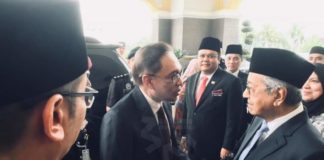 Bulan Madu Mahathir DIBEBASKAN. Anwar Ibrahim bertemu Perdana Menteri Mahathir Mohamad (Dr. M) di Istana Negara, Kuala Lumpur, Malaysia, Rabu (16/5). Ia baru saja dibebaskan dari penjara. Twitter Bernama @bernamadotcom