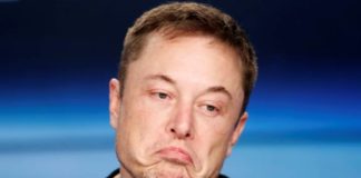 Melorot karena Sewot TESLA. Dahlan Iskan dan Tesla miliknya. Di kediamannya. Surabaya. Jawa Timur. Admin disway.id for Rakyat Kalbar