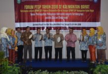 Rakor PTSP se-Kalbar Pukul Rabana. Wabup Hermanus didampingi Sekda Kubu Raya, H Odang Prasetyo beserta panitia membuka rakor PTSP dengan memukul rabaan. Syamsul Arifin/RK.