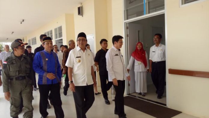 Diresmikan. Bupati Kayong Utara, H Hildi Hamid meresmikan RSUD Sultan Muhammad Jamaluddin I di Sukadana, beberapa waktu lalu. Kamiriluddin/RK.