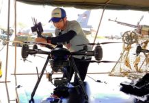 Rangkul Pengguna Drone Promosikan Pariwisata Kota Khatulistiwa Setting Drone. Humas Enggang Drone Community, Insani Qurniawan terlihat sedang menyetting drone jenis Puna 8, beberapa waktu lalu. Insan for Rakyat Kalbar.