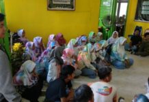 Konvoi dan Coret Seragam 50 Pelajar Diamankan Satpol PP DIAMANKAN. 50 pelajar diamankan di Kantor Satpol PP Kayong Utara karena terlibat aksi coret-coret seragam sekolah di Pantai Pulau Datok, Sukadana, Kayong Utara, Kamis (3/5)--Kamiriluddin/RK