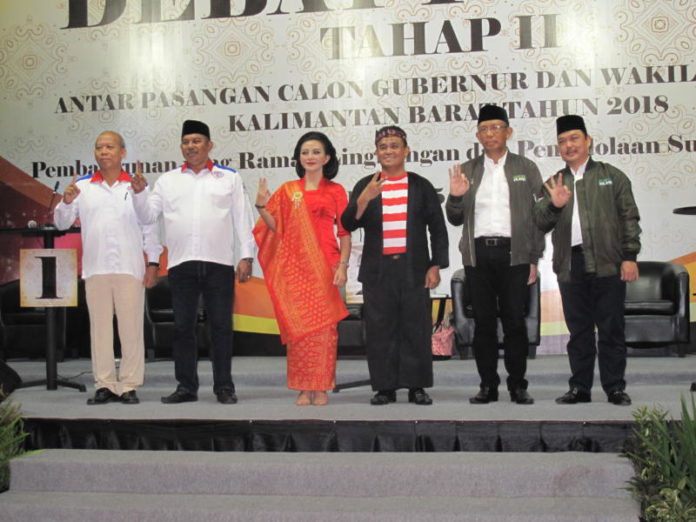 PARA KANDIDAT. Foto bersama para kandidat Pilkada Kalbar 2018, dalam acara debat public, Sabtu (5/5), di Qubu Resort, Jalan Arteri Supadio, Kubu Raya. Maulidi Murni-RK