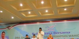 OSO Rindu Keluarga Kalbar BUKBER. Acara buka puasa bersama OSO di Masjid Raya Mujahidin Pontianak dihadiri Sinta Nuriyah Abdurrahman Wahid dan Ketum MUI, Senin (28/5). Maulidi Murni-RK