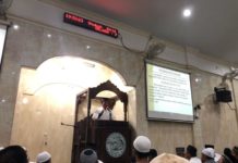 Kapolda: Jika Ada Orang Asing, Wajib Ditanya! KULTUM. Kapolda Kalbar Irjen Pol Didi Haryono memberikan kultum sebelum pelaksanaan Salat Tarawih di Masjid Al-Muhtadin Komplek Untan, Pontianak, Kamis (17/5) Humas Polda Kalbar for RK