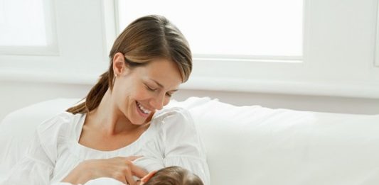 Tips Agar Ibu Tetap Eksis Memberikan ASI saat Berpuasa