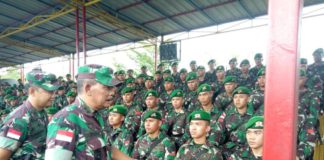 Jika Prajurit Bisa Dibeli, Berarti Menjual Negara PENJAGA PERBATASAN. Mayjen TNI Achmad Supriyadi menerima Prajurit Yonif 320/Badak Putih di halaman Makodam XII/Tpr, Minggu (27/5). Pasukan ini akan menjadi pasukan penjaga perbatasan RI-Malaysia di Kalbar sektor timur. Ambrosius Junius-RK