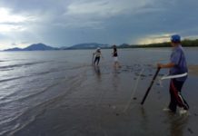 Kurang Dilirik Wisatawan Akibat Minim Sentuhan PUKAT TARIK. Pantai Siduk selain indah dipandang, juga jadi tempat warga untuk menangkap hasil laut dengan menggunakan pukat tarik, Selasa (22/5). Kamiriluddin-RK