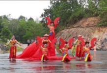 Banyak Torehkan Prestasi, Diundang di Ajang Internasional TAMPILKAN TARIAN. Sanggar Pabayo Tarigas menampilkan tarian bersama adat Melayu, Dayak, Tionghoa dalam menyambut pemilihan Gubernur dan Wakil Gubernur di Bengkayang belum lama ini. Fransiskus Sukardi for RK