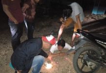 Keluar Lapas, OD Kembali Jual Sabu SERGAP. Terduga pengedar sabu saat disergap anggota Polres Melawi di depan Hotel Cantika, Jalan Nanga Pinoh-Sintang, Selasa (15/5) dini hari--Humas Polres for RK