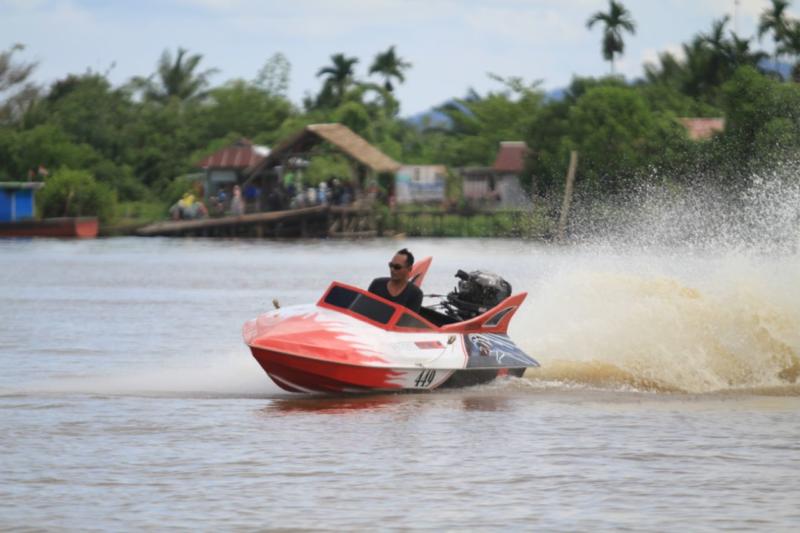 Speedboat Race 'Tersayang' Beraksi di Sungai Kapuas