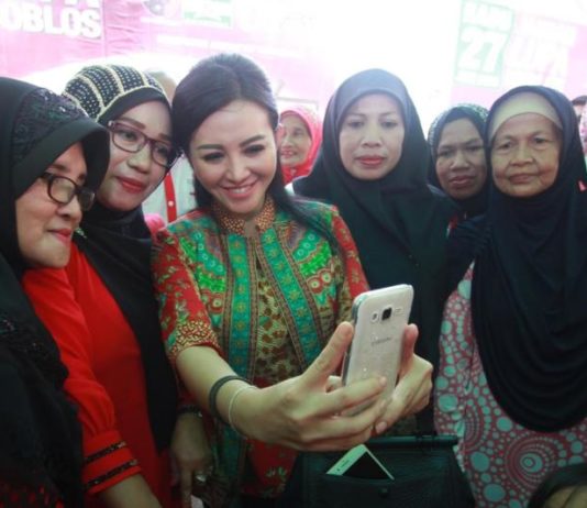 Demi Kaum Ibu, Karolin Upayakan Harga Sembako Tetap Stabil Calon Gubernur Kalimantan Barat nomor urut 2, dr. Karolin Margret Natasa